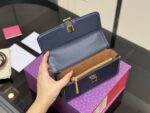 Tory Burch Classic Monogram Series Vintage Old Money Style Shoulder Bag (Foldable Box) - Image 4