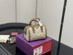 Tory Burch'S Latest Haute Couture-Quality Pillow Bag With Folding Box