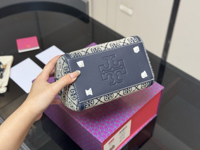 Tory Burch Pillow Bag Couture-Quality Promotional Item Includes Folding Box - Image 8