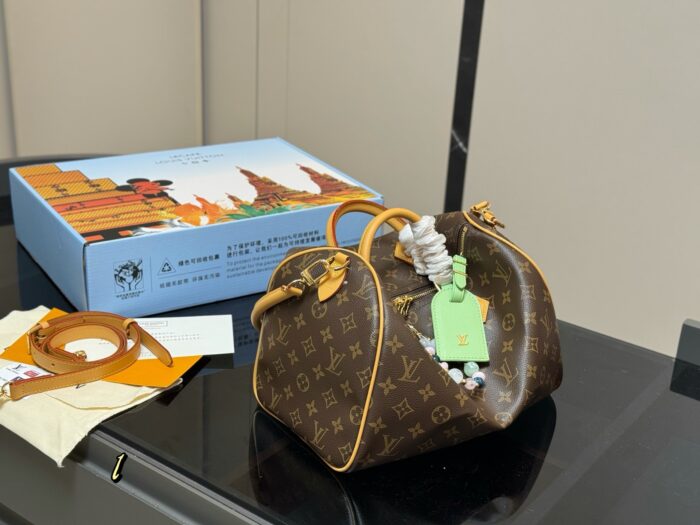 Louis Vuitton Keepall New Pillow Bag Genuine Leather Unisex Style - Image 5