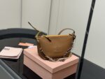 Miumiu Pre-Spring New Canvas Lunchbox Bag With Integrated Surf Rope - Versatile Casual Style With Excellent Capacity