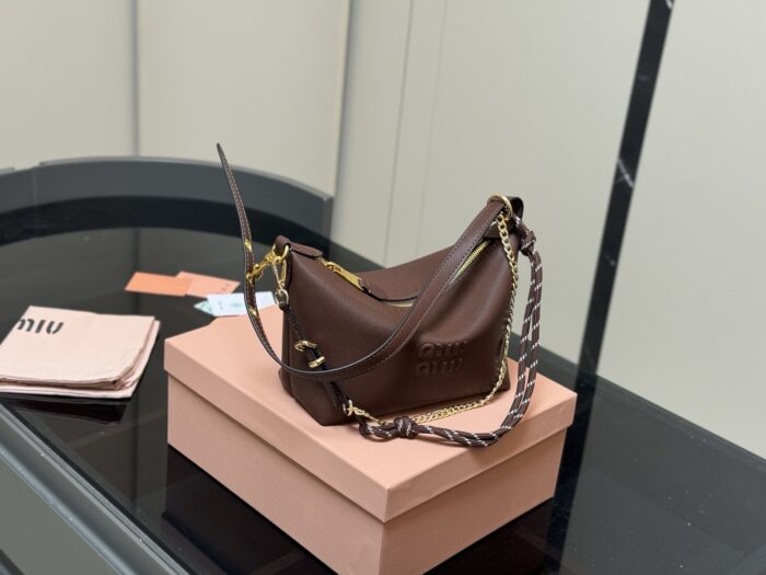 Miumiu Pre-Spring New Canvas Lunchbox Bag With Integrated Surf Rope Casual And Versatile Excellent Capacity - Image 4