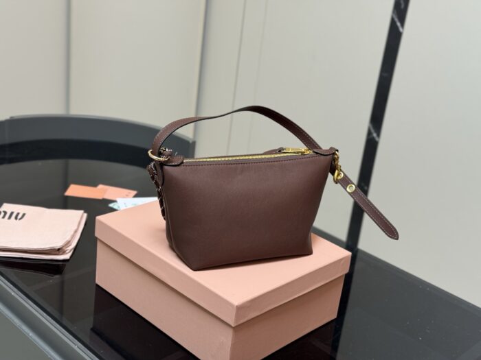 Miumiu Pre-Spring New Canvas Lunchbox Bag With Integrated Surf Rope Casual And Versatile Excellent Capacity - Image 6