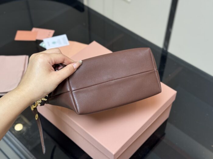 Miumiu Pre-Spring New Canvas Lunchbox Bag With Integrated Surf Rope Casual And Versatile Excellent Capacity - Image 7