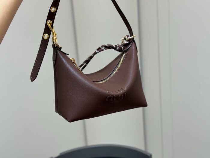 Miumiu Pre-Spring New Canvas Lunchbox Bag With Integrated Surf Rope Casual And Versatile Excellent Capacity - Image 8
