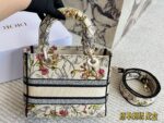 Dior 25Ss New Year'S New Arrival Embroidered Lady Dior Bag Authentic Jacquard Edition Embroidered Wide Shoulder Strap Casual Elegance - Image 4