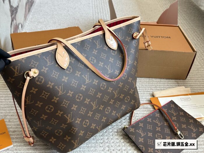 Louis Vuitton Neverfull White Check Pink Lining Extra Large Capacity Detachable Mother-Daughter Bag Commuter Mummy Bag - Image 4