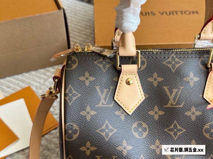 Louis Vuitton Speedy 25 Adjustable Strap Practical Capacity Handbag Shoulder Bag - Image 2