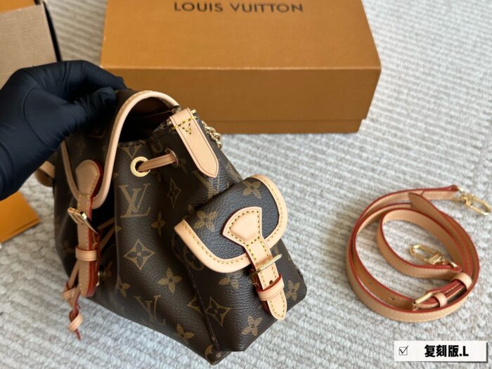 Louis Vuitton Odyssée Metal Chain Side Pockets Multi-Wear Handbag: Carry By Hand, Shoulder Or Crossbody - Image 4