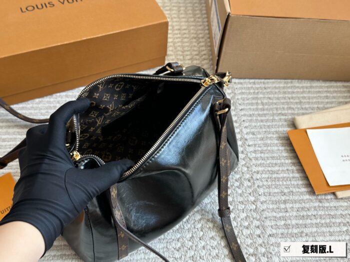 Louis Vuitton Lv Express Replica Grained Calfskin Pm Women'S Handbag - Lightweight, Practical, Versatile Carry Options - Image 8