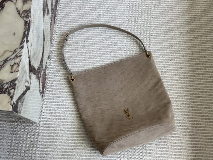 Yves Saint Laurent New Bucket Bag Handheld Or Shoulder-Carried Smooth Leather - Image 11
