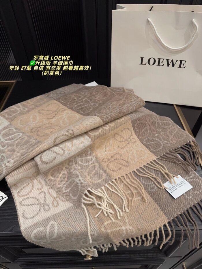 Loewe Enhanced Edition Cashmere Scarf - Latte Colour Stylish, Sophisticated, And Grand - Image 7