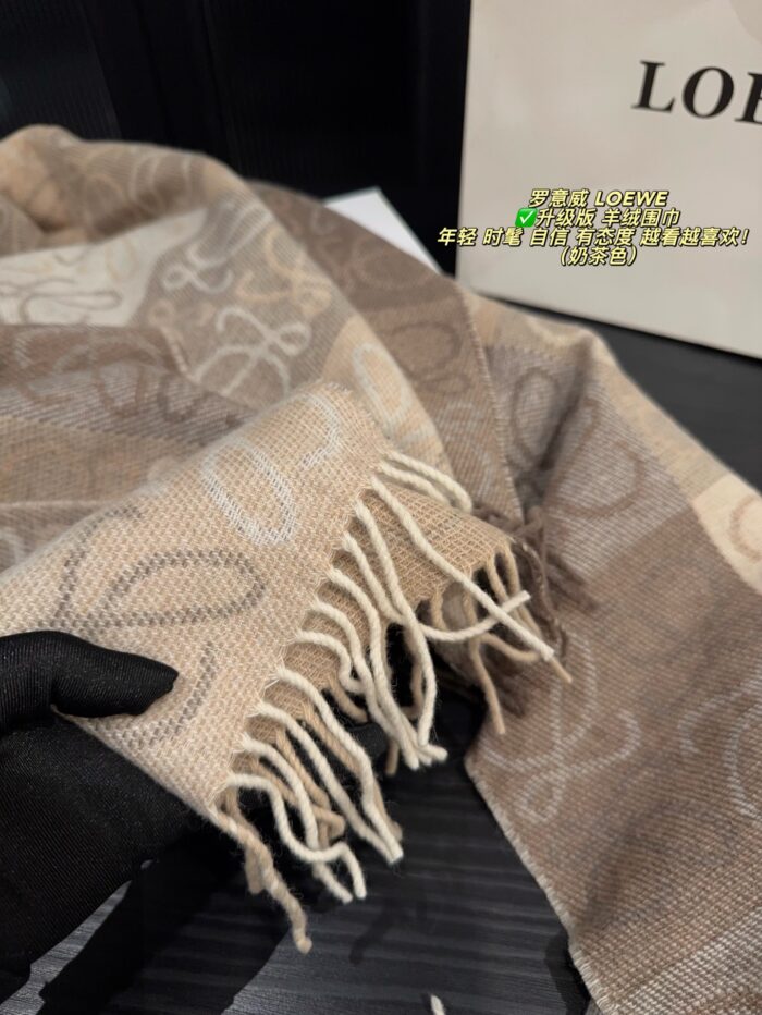 Loewe Enhanced Edition Cashmere Scarf - Latte Colour Stylish, Sophisticated, And Grand - Image 8