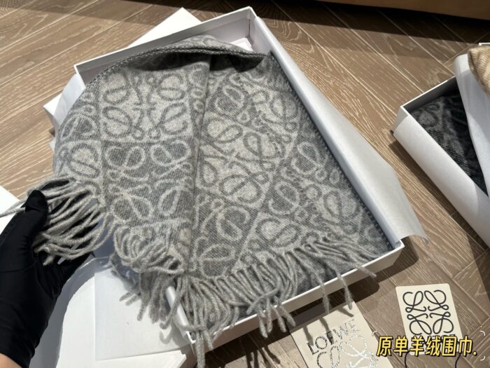 Loewe Cashmere Scarf Delicate Colour Palette Soft And Comfortable Complete With Gift Box - Image 3
