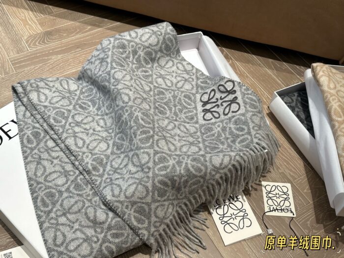 Loewe Cashmere Scarf Delicate Colour Palette Soft And Comfortable Complete With Gift Box - Image 4