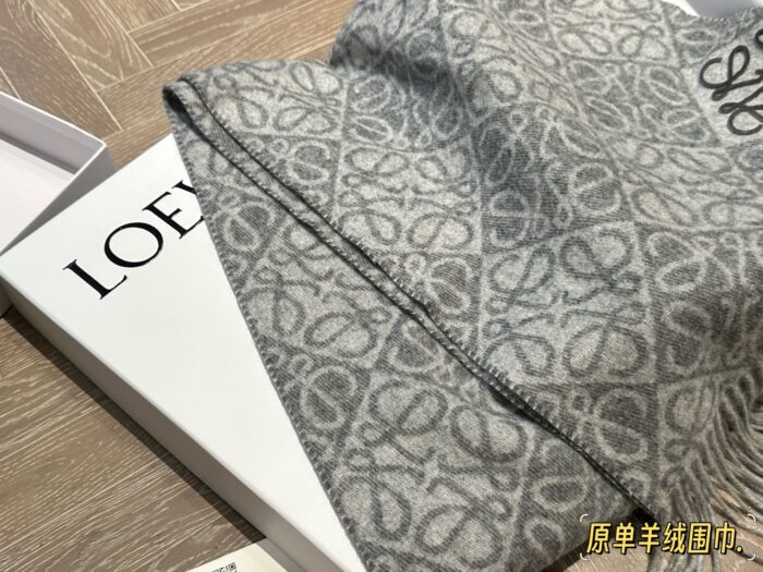 Loewe Cashmere Scarf Delicate Colour Palette Soft And Comfortable Complete With Gift Box - Image 5