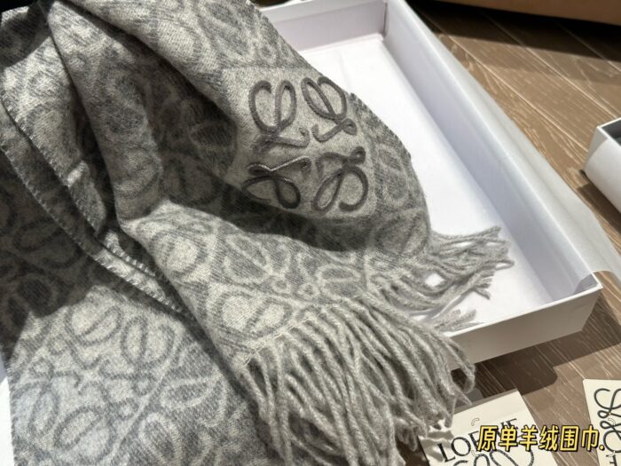 Loewe Cashmere Scarf Delicate Colour Palette Soft And Comfortable Complete With Gift Box - Image 8