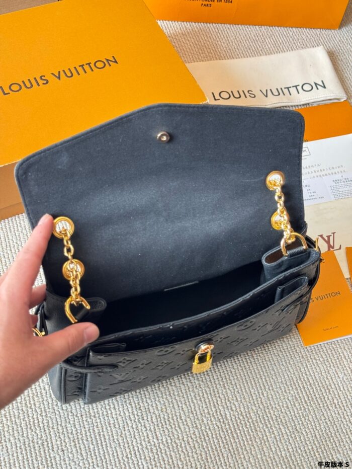 Louis Vuitton Anytime Flap Bag Adjustable Chain Strap Ample Storage Capacity - Image 9