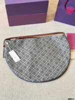 Tory Burch T-Monogram Crescent Bag Classic T Monogram Jacquard Crescent Bag Curved Silhouette 2025 Spring/Summer Runway-Inspired