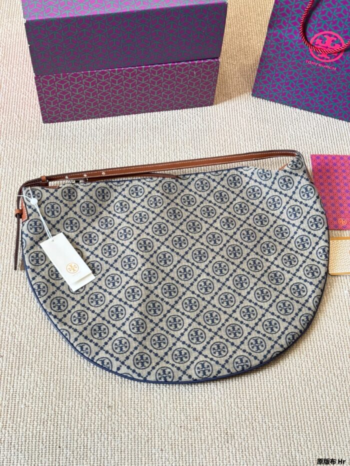 Tory Burch T-Monogram Crescent Bag Classic T Monogram Jacquard Crescent Bag Curved Silhouette 2025 Spring/Summer Runway-Inspired - Image 1