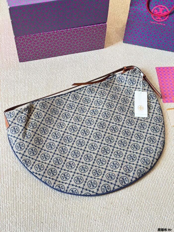 Tory Burch T-Monogram Crescent Bag Classic T Monogram Jacquard Crescent Bag Curved Silhouette 2025 Spring/Summer Runway-Inspired - Image 3