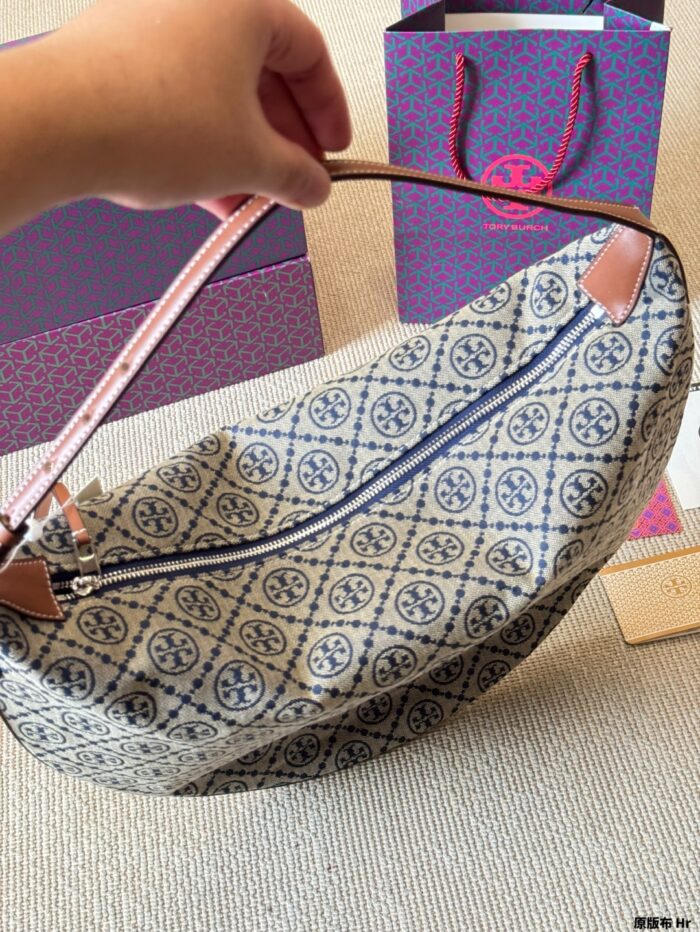 Tory Burch T-Monogram Crescent Bag Classic T Monogram Jacquard Crescent Bag Curved Silhouette 2025 Spring/Summer Runway-Inspired - Image 5