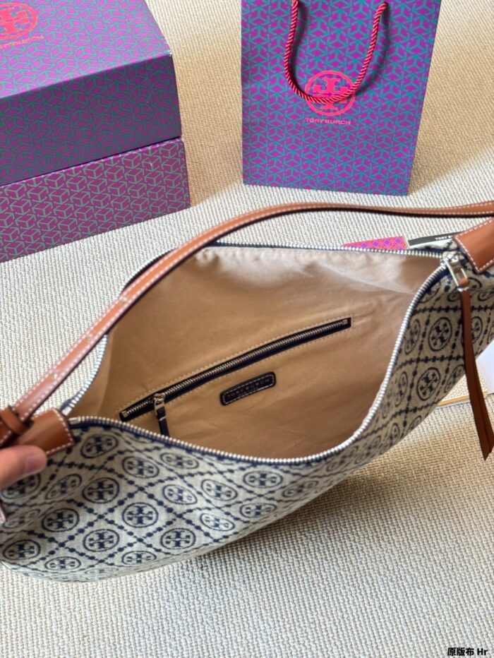 Tory Burch T-Monogram Crescent Bag Classic T Monogram Jacquard Crescent Bag Curved Silhouette 2025 Spring/Summer Runway-Inspired - Image 9