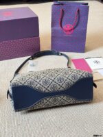 Tory Burch Hobo Monogram Tote Bag | Shoulder/Crossbody | Practical And Relaxed - Image 7