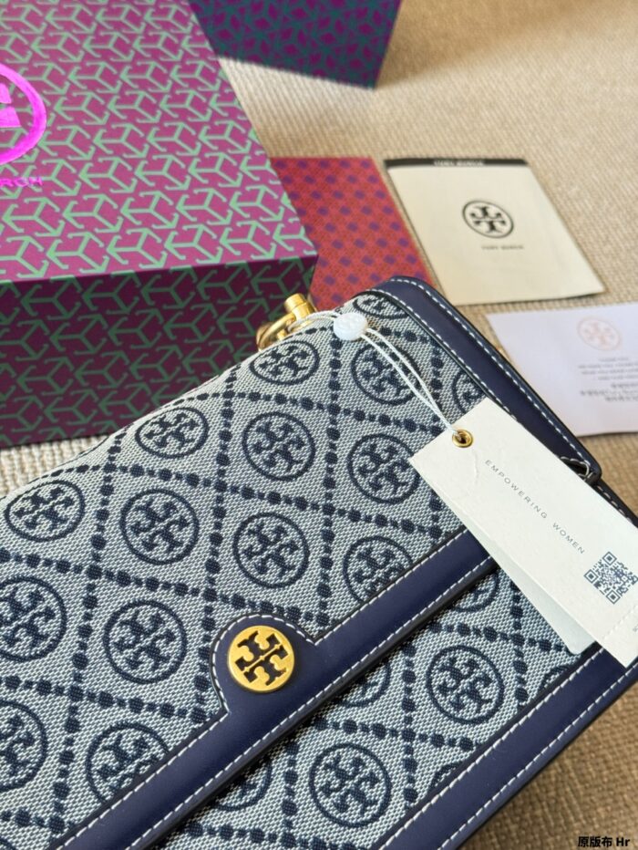 Tory Burch Monogram Large Accordion Bag | Multiple Compartments | Generous Capacity - Image 5