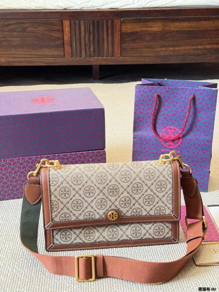 Tory Burch Monogram Large Accordion Bag | Multiple Compartments | Generous Capacity - Image 10