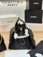 Chanel 25A Hobo Caviar Calfskin Bag With Chain Strap And Leather Padding, Featuring New Mini Pocket – Practical And Comfortable - Image 6