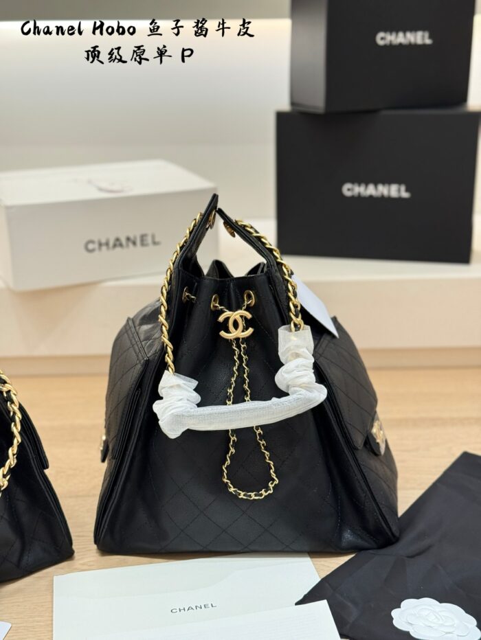 Chanel 25A Hobo Caviar Calfskin Bag With Chain Strap And Leather Padding, Featuring New Mini Pocket – Practical And Comfortable - Image 6