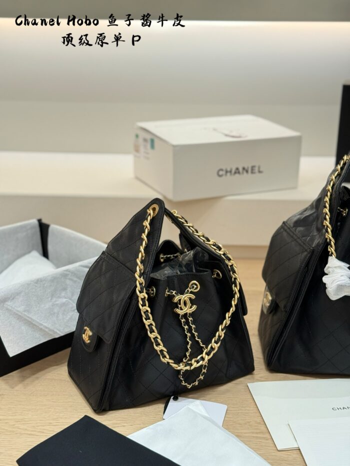 Chanel 25A Hobo Caviar Calfskin Bag With Chain Strap And Leather Padding, Featuring New Mini Pocket – Practical And Comfortable - Image 7