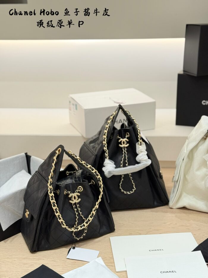 Chanel 25A Hobo Caviar Calfskin Bag With Chain Strap And Leather Padding, Featuring New Mini Pocket – Practical And Comfortable - Image 8