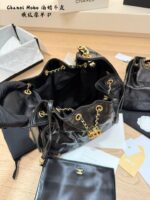 Chanel 25Cm Spring/Summer New Arrival Hobo Bag In Oil-Waxed Calfskin With Drawstring Closure. Glossy Black & Gold. Effortlessly Relaxed Silhouette. - Image 7