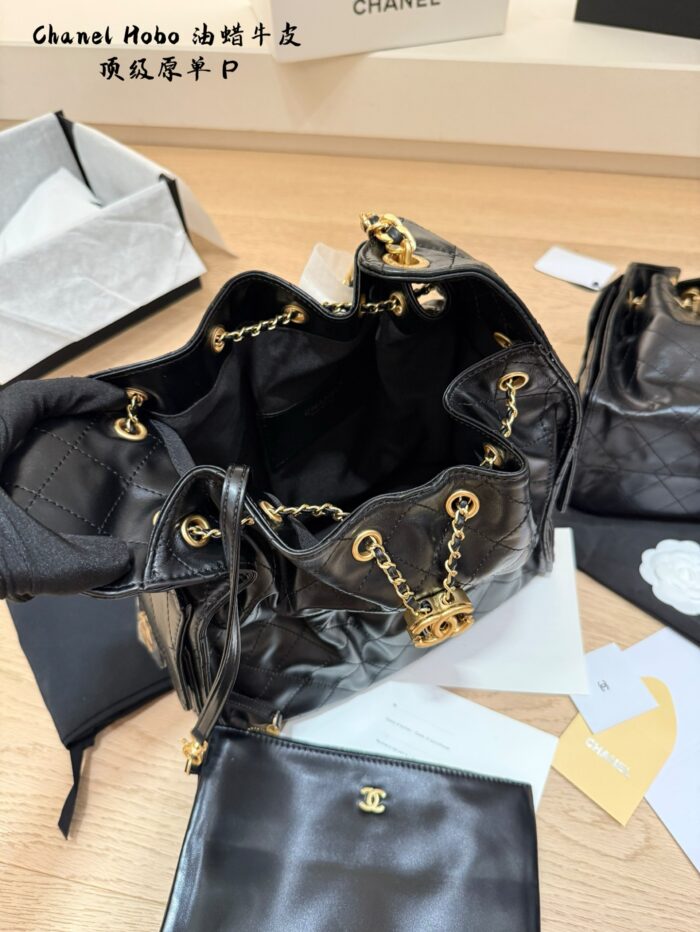 Chanel 25Cm Spring/Summer New Arrival Hobo Bag In Oil-Waxed Calfskin With Drawstring Closure. Glossy Black & Gold. Effortlessly Relaxed Silhouette. - Image 7