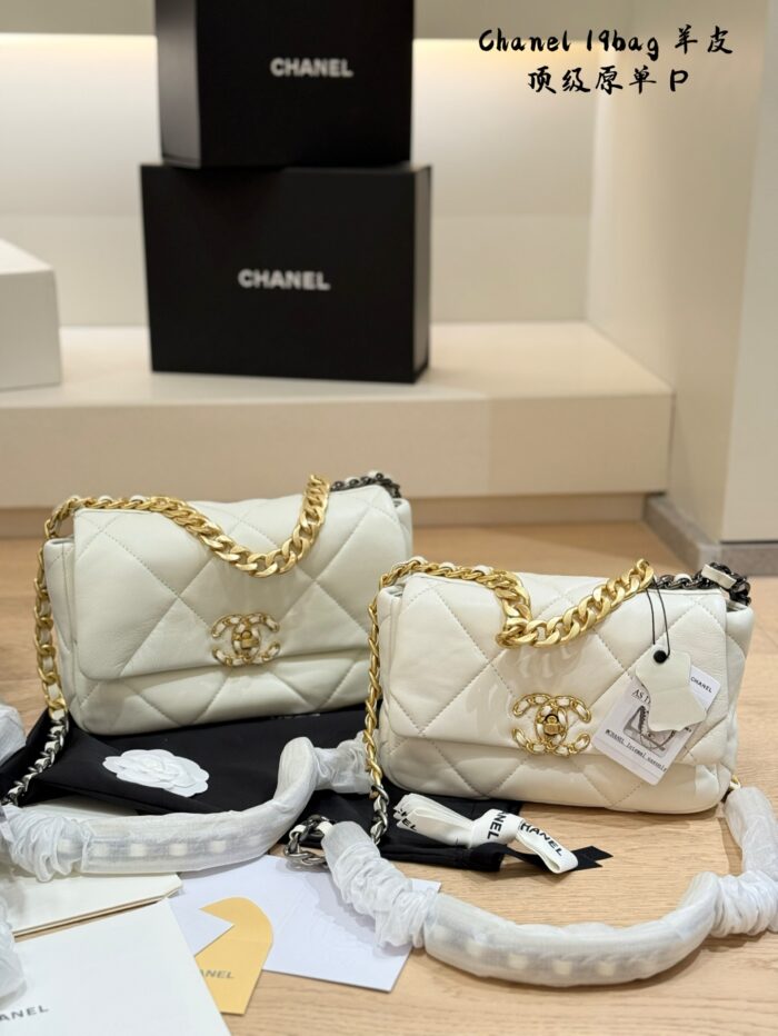 Chanel 19 Bag Lambskin Quilted Chain Bag: Effortlessly Chic And Versatile. - Image 2