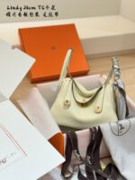 Hermès Lindy 26Cm Tc Calfskin Handbag, Shoulder Bag, Underarm Bag. Boutique Packaging With Complimentary Ribbon. - Image 6