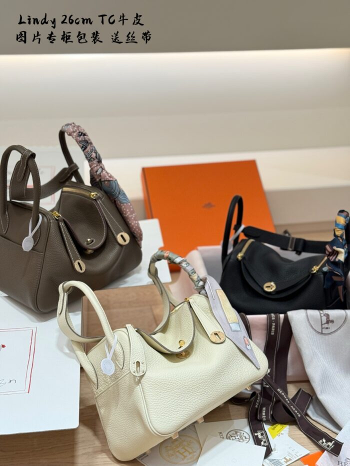 Hermès Lindy 26Cm Tc Calfskin Handbag, Shoulder Bag, Underarm Bag. Boutique Packaging With Complimentary Ribbon. - Image 9