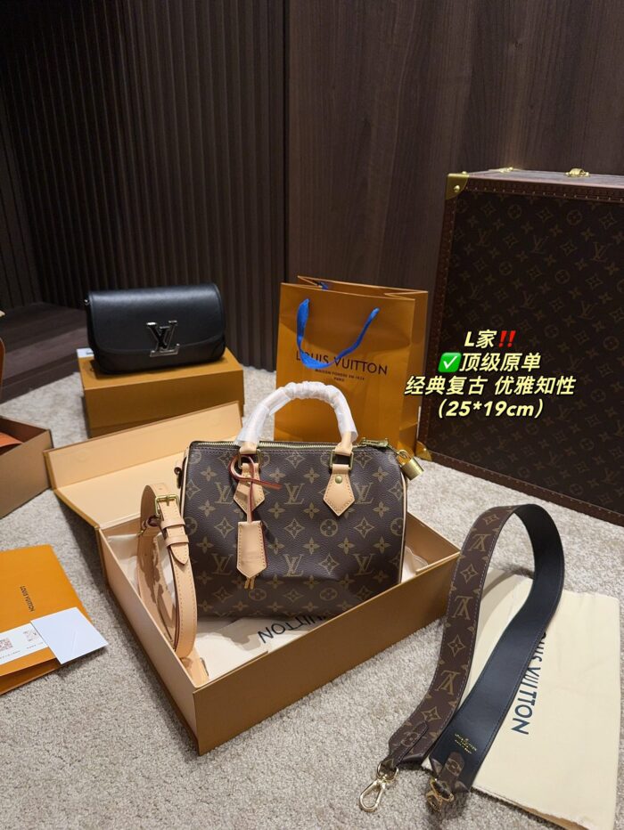 Louis Vuitton Speedy Pillow Bag Retro Elegance Impressive Capacity Effortlessly Versatile For Both Casual And Formal Occasions - Image 1