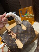 Louis Vuitton Speedy Pillow Bag Retro Elegance Impressive Capacity Effortlessly Versatile For Both Casual And Formal Occasions - Image 6
