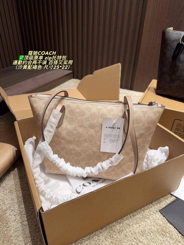 Coach Zip Tote Bag Adjustable Shoulder Strap Commuting And Dates Minimalist, Versatile And Practical - Image 3
