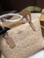 Coach Zip Tote Bag Adjustable Shoulder Strap Commuting And Dates Minimalist, Versatile And Practical - Image 7