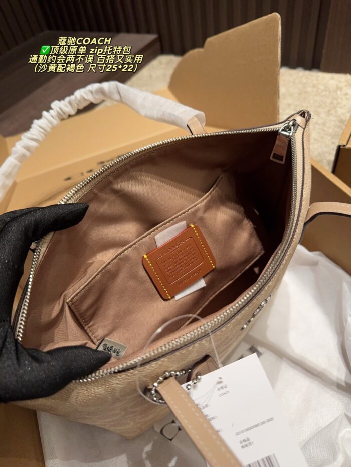 Coach Zip Tote Bag Adjustable Shoulder Strap Commuting And Dates Minimalist, Versatile And Practical - Image 9