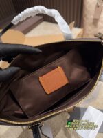 Coach Zip Tote Bag Adjustable Shoulder Strap For Crossbody Or Single-Shoulder Carry Minimalist, Versatile Commuter Bag - Image 9