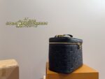Louis Vuitton Nice Bb Cosmetic Bag With Silk Scarf, Three Carry Options, Metal Chain Strap - Image 3