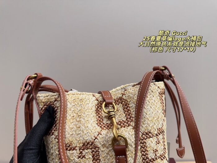 Gucci Spring/Summer 2025 Straw Logo Bucket Bag Compact For Holidays And Everyday Use - Image 5