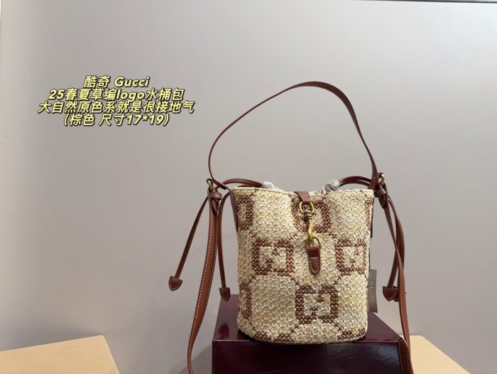 Gucci Spring/Summer 2025 Straw Logo Bucket Bag Compact For Holidays And Everyday Use - Image 10