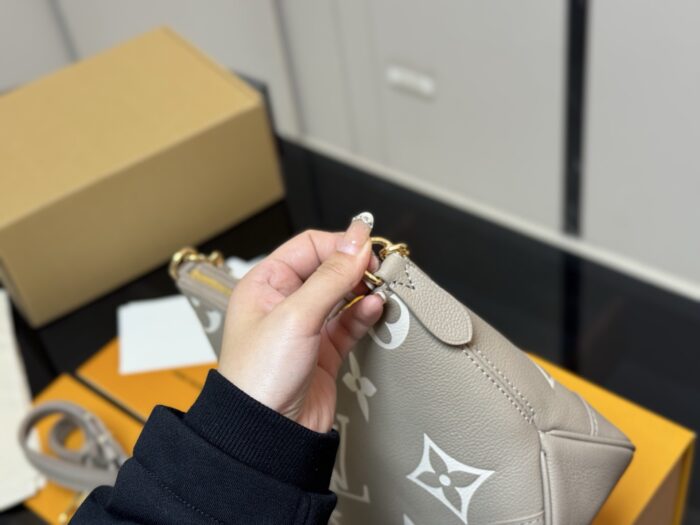 Louis Vuitton New Baguette Vintage Monogram Calfskin Crossbody Bag With Shoulder & Chain Strap - Image 7