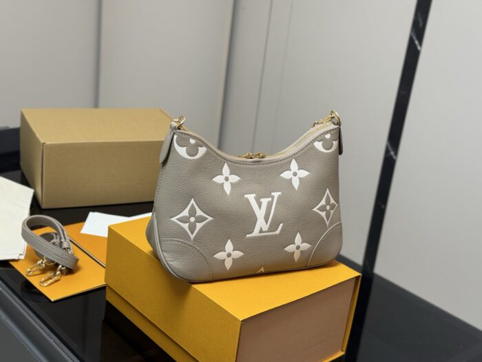 Louis Vuitton New Baguette Vintage Monogram Calfskin Crossbody Bag With Shoulder & Chain Strap - Image 8